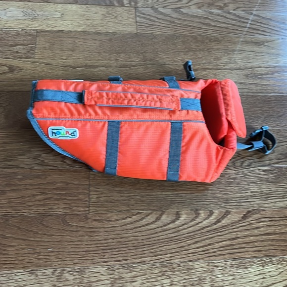 NWOT Small Outward Hound dog life vest tags removed but never tried on - Picture 4 of 7